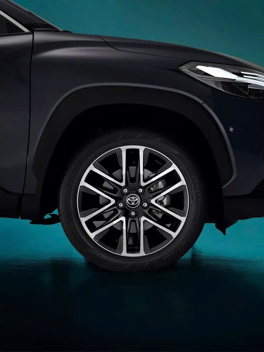 Toyota Cross 2026 so huu lazang 18inch